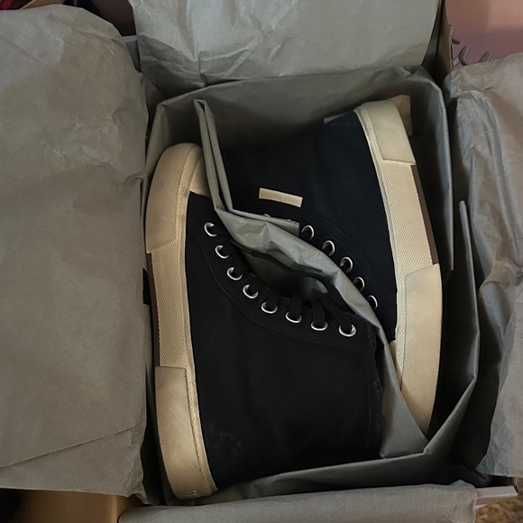 Balenciaga shoes brand new in Box - Picture 4 of 11